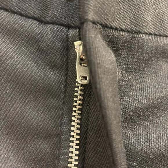 NWT H and M woman's black relaxed fit slacks - Picture 3 of 11